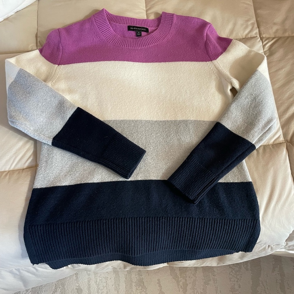 Women’s Banana Republic Crew Neck Sweater
